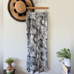 Go by Go Silk Black and White Abstract Print 100% Silk Pants Pull On Relaxed XS